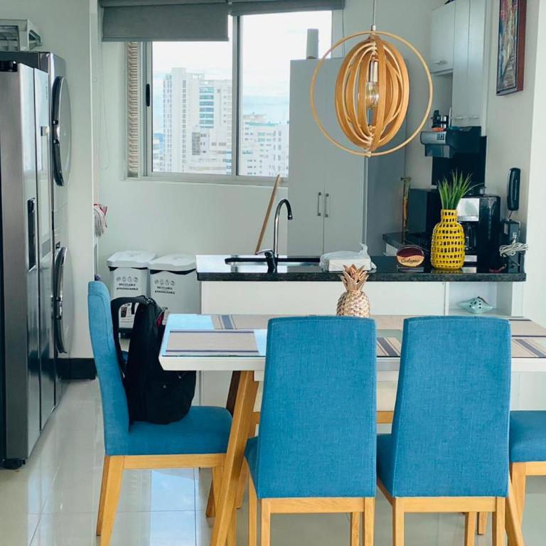 Apartaments, Cartagena, Bocagrande - Three-Bedroom Apartment with Sea View - 8