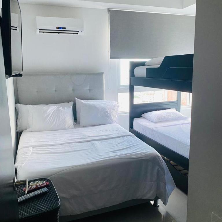 Apartaments, Cartagena, Bocagrande - Three-Bedroom Apartment with Sea View - 12