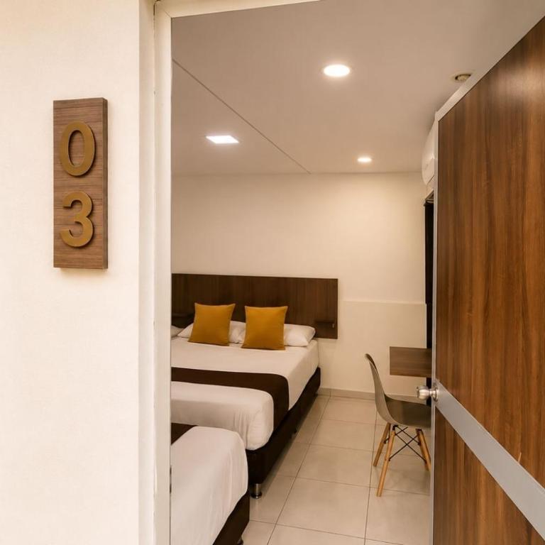 Ayenda Hotel Helenas - Habitación Cuádruple Estándar - 1