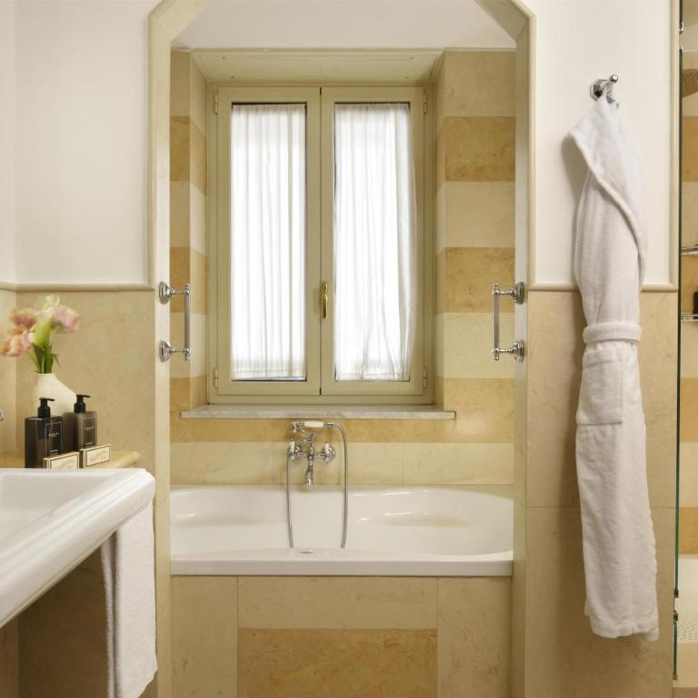 Grand Hotel Savoia Genova, Curio Collection by Hilton - Camera King - 1