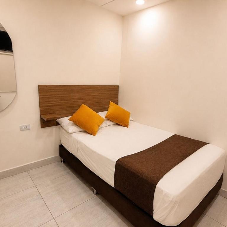 Ayenda Hotel Helenas - Habitación Doble Estándar - 13