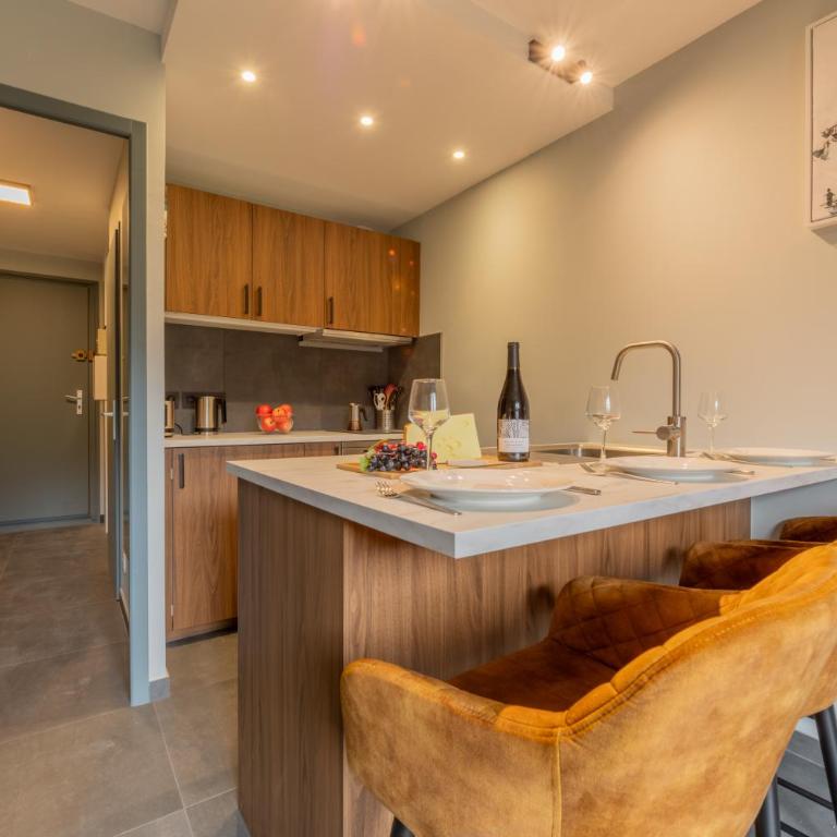 Studio du Chamois Near Ski Lifts w/ Balcony & Parking - Happy Rentals - Studio avec Balcon - 2