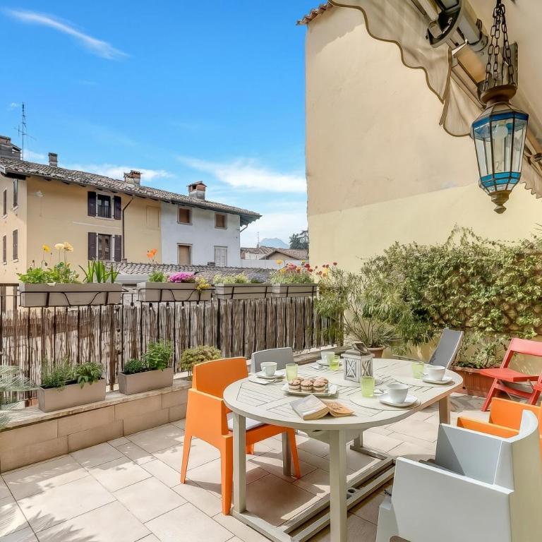 Flower House - Happy Rentals - Apartment with Terrace - 1