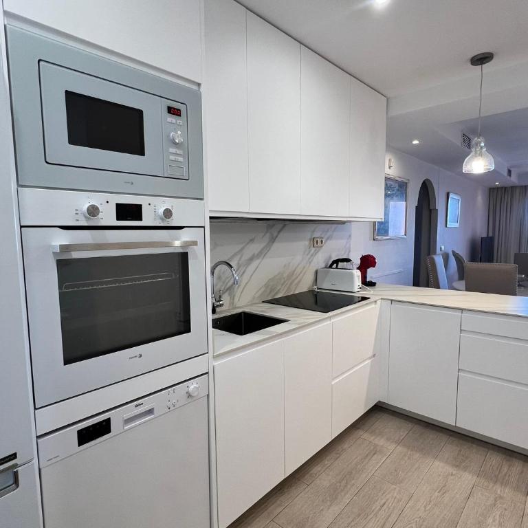 Golden Mile Oasis with Pool & Gym - Apartamento de 2 dormitorios - 7