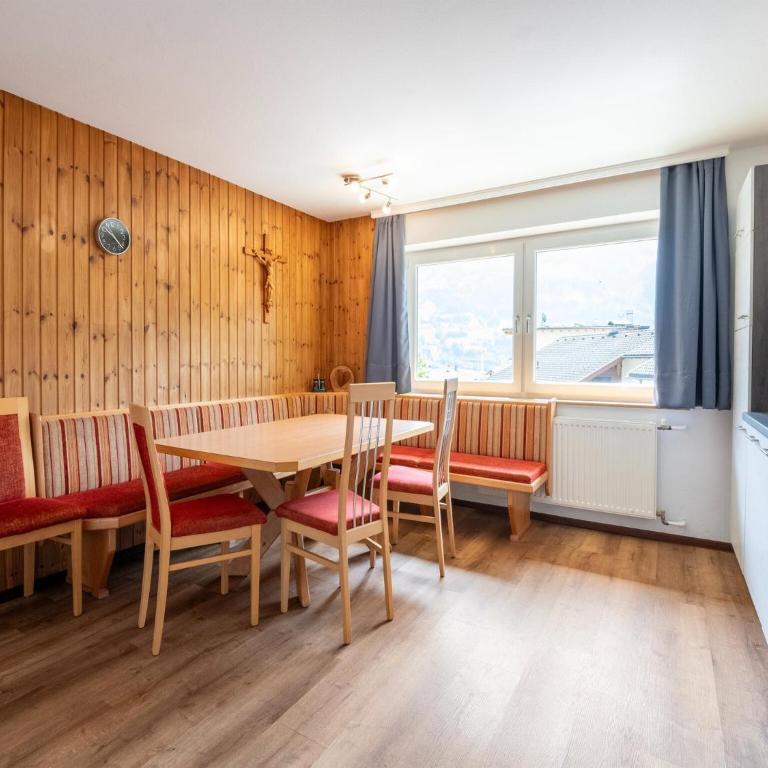 Chalet in Fügen near Spieljochbahn - Ferienhaus mit 4 Zimmern - 2