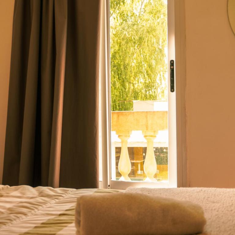 Buenos Aires de Ezeiza - Resort Vacacional - Amenities Premium en zonas a compartir - 3 Departamentos full - Desayuno, Netflix y Disney incluidos - Otra forma de Vacacionar - Apartamento Deluxe de 2 dormitorios con balcón - 14