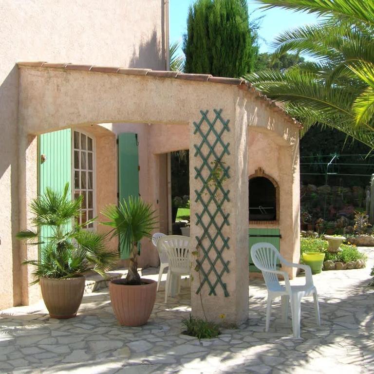 Appartement Rez de Villa - 4 personnes - Fréjus - Vue piscine - Appartamento con 1 Camera da Letto - 5