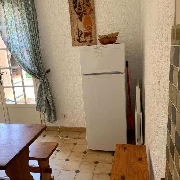 Appartement Rez de Villa - 4 personnes - Fréjus - Vue piscine - Appartamento con 1 Camera da Letto - 12