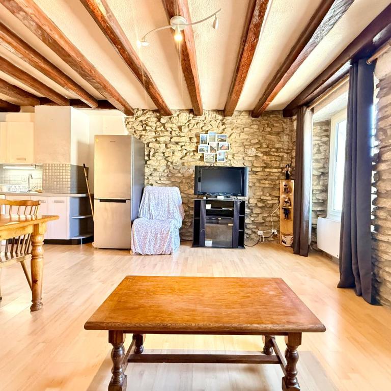 Appartement de caractère au centre - Apartment mit 2 Schlafzimmern und Bergblick - 4