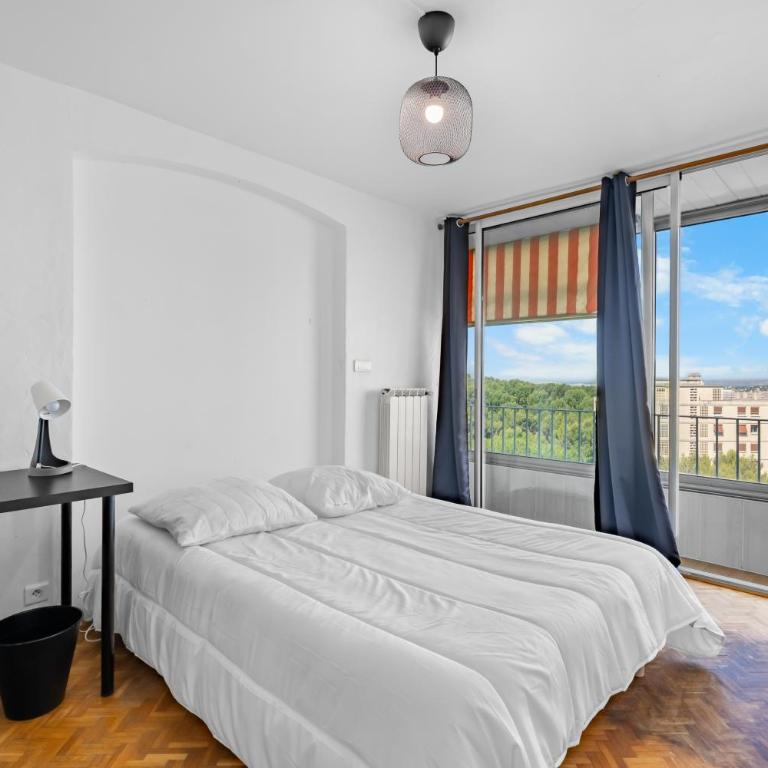 T5 près des calanques - Appartement Supérieur - Vue sur Ville - 17