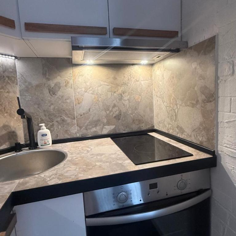 Happy Art Home Belgrade - One-Bedroom Apartment - 27