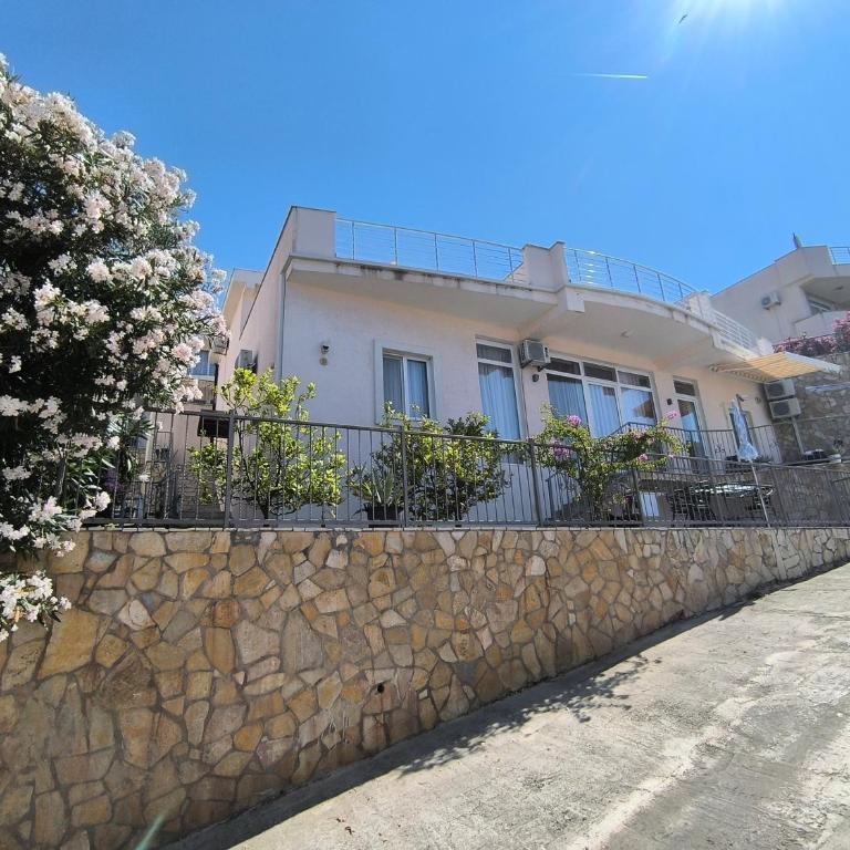 Villa Roan - Apartment with Sea View - 17