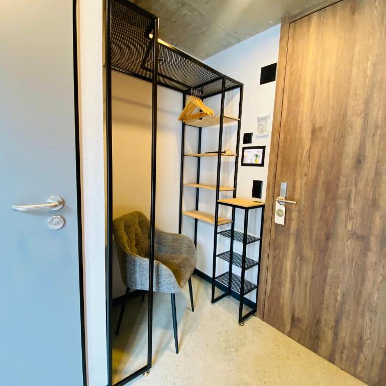 Peaky Riders Self Check-in Hotel - Kleines Zweibettzimmer - 6