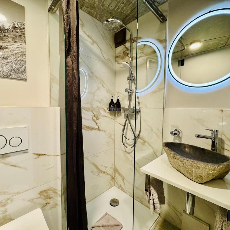 Peaky Riders Self Check-in Hotel - Doppelzimmer mit Bergblick - 6
