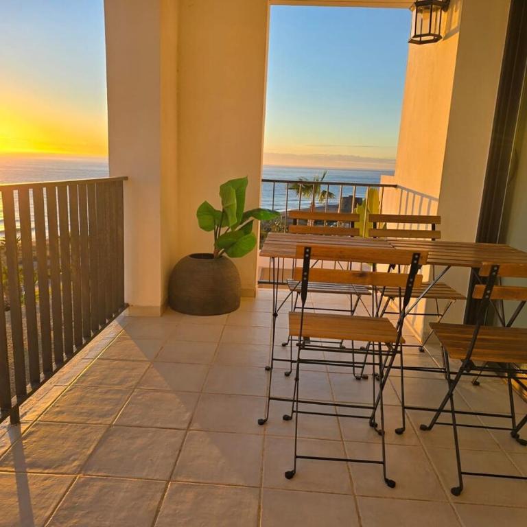 Primera linea, terraza y vistas frontales al mar - Two-Bedroom Apartment - 2
