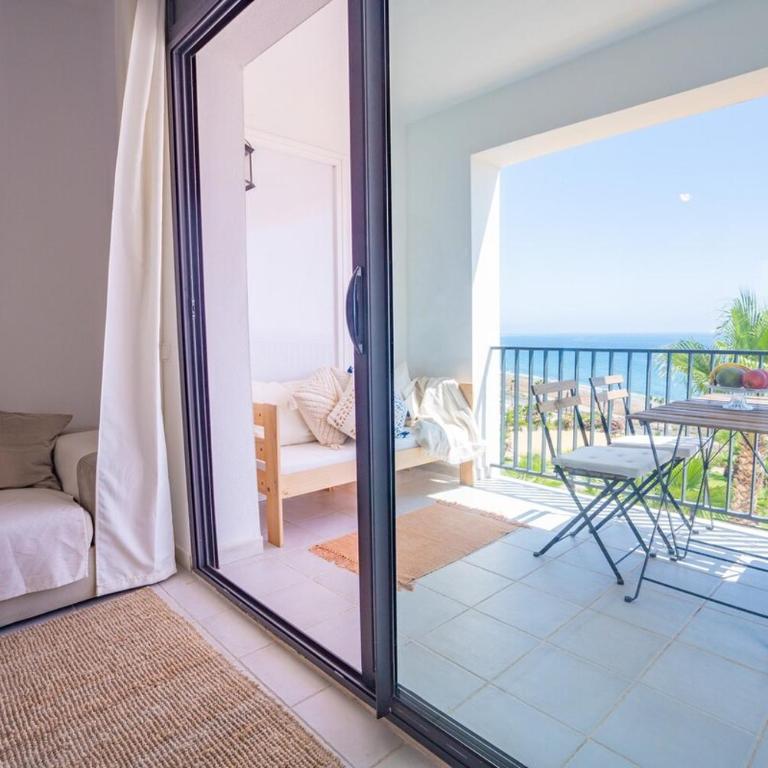 Primera linea, terraza y vistas frontales al mar - Two-Bedroom Apartment - 29