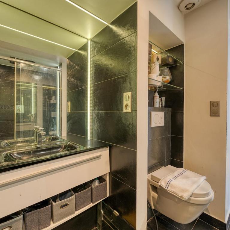 Penthouse with Jacuzzi Top floor Paris 17th arrondissement - Apartment mit 1 Schlafzimmer - 57
