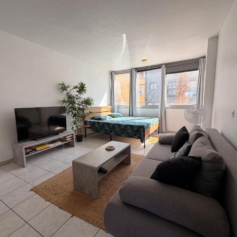 Bain de lumière sous les palmiers à 30m de la plage - LaConciergerieByNina - Appartement 2 Chambres - 1