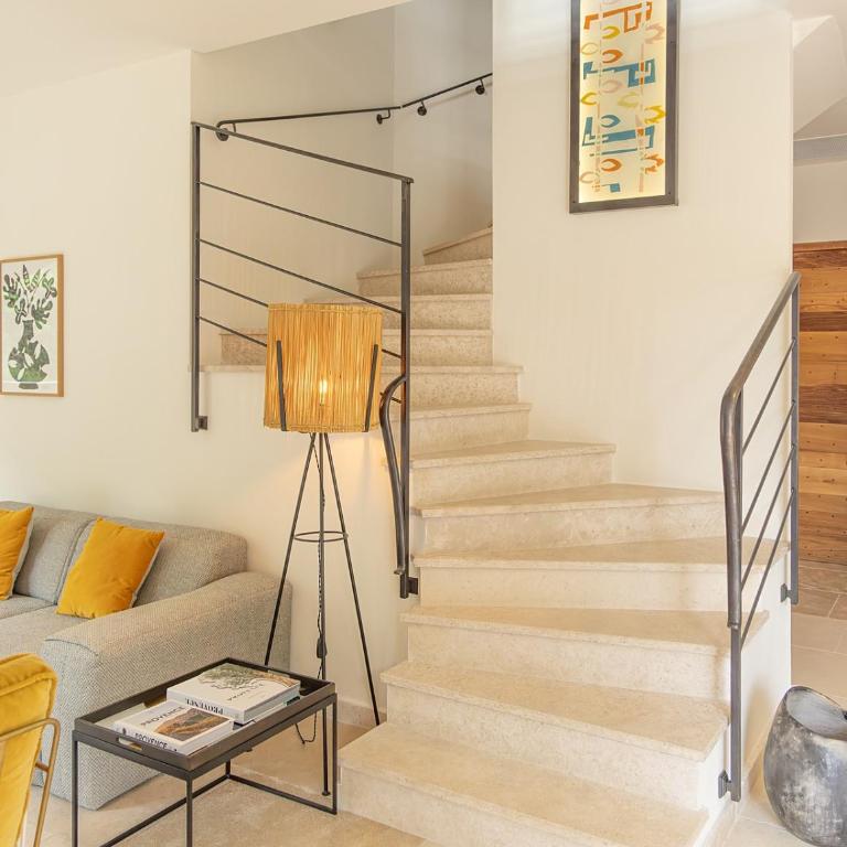 Les Bastides du Mas de l'Amarine - Villa avec Piscine Privée - 17