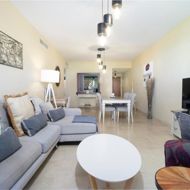 First-Class Family Community. Chic Design King Bed - Appartement 2 Chambres avec Terrasse - 7