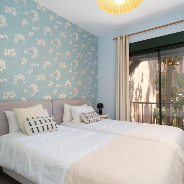 First-Class Family Community. Chic Design King Bed - Appartement 2 Chambres avec Terrasse - 10