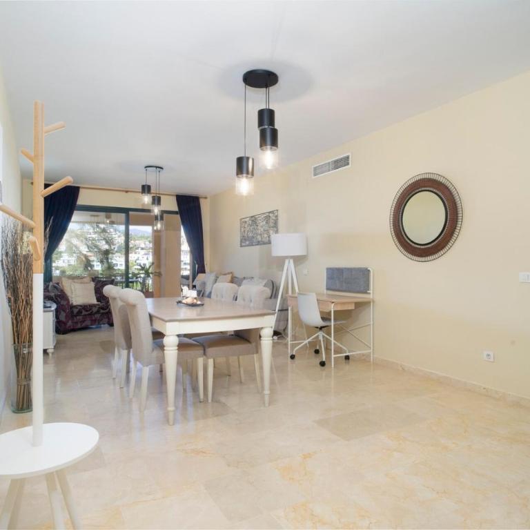 First-Class Family Community. Chic Design King Bed - Appartement 2 Chambres avec Terrasse - 19
