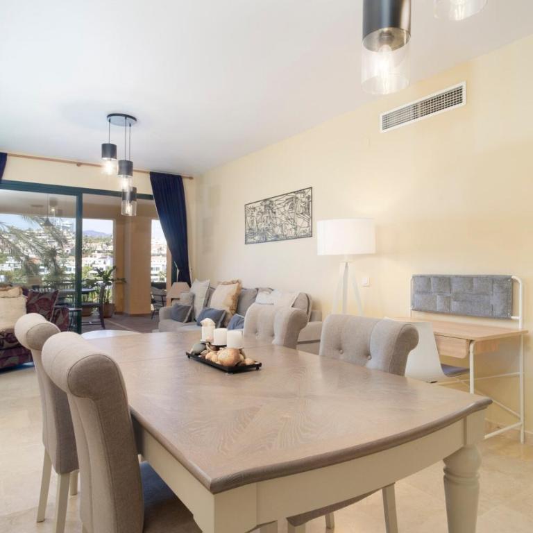 First-Class Family Community. Chic Design King Bed - Appartement 2 Chambres avec Terrasse - 21