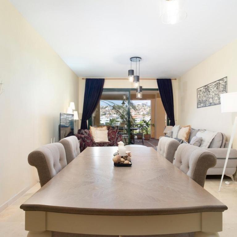 First-Class Family Community. Chic Design King Bed - Appartement 2 Chambres avec Terrasse - 22