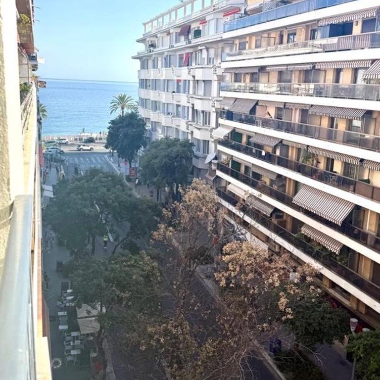 Appartement climatisé à 1 minute de la plage - Appartement 1 Chambre - 2