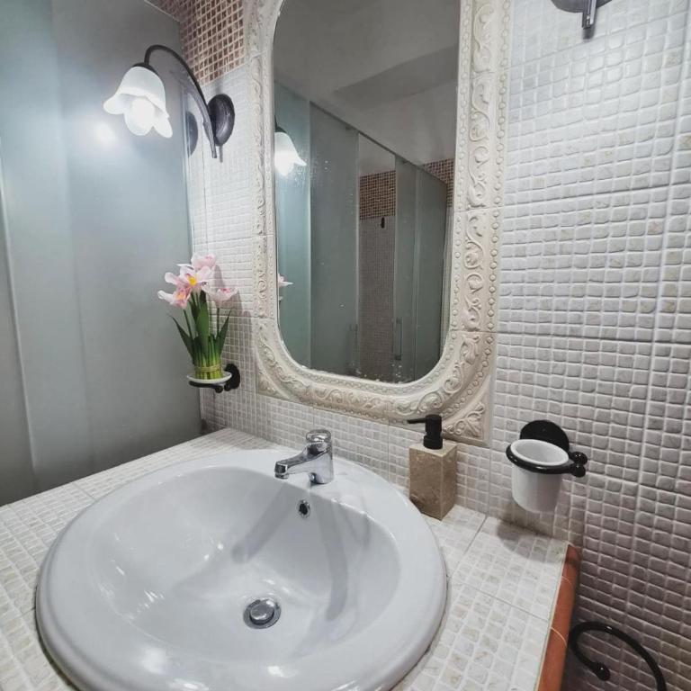 Villanova suite in the historic district of Cagliari - One-Bedroom Apartment - 6