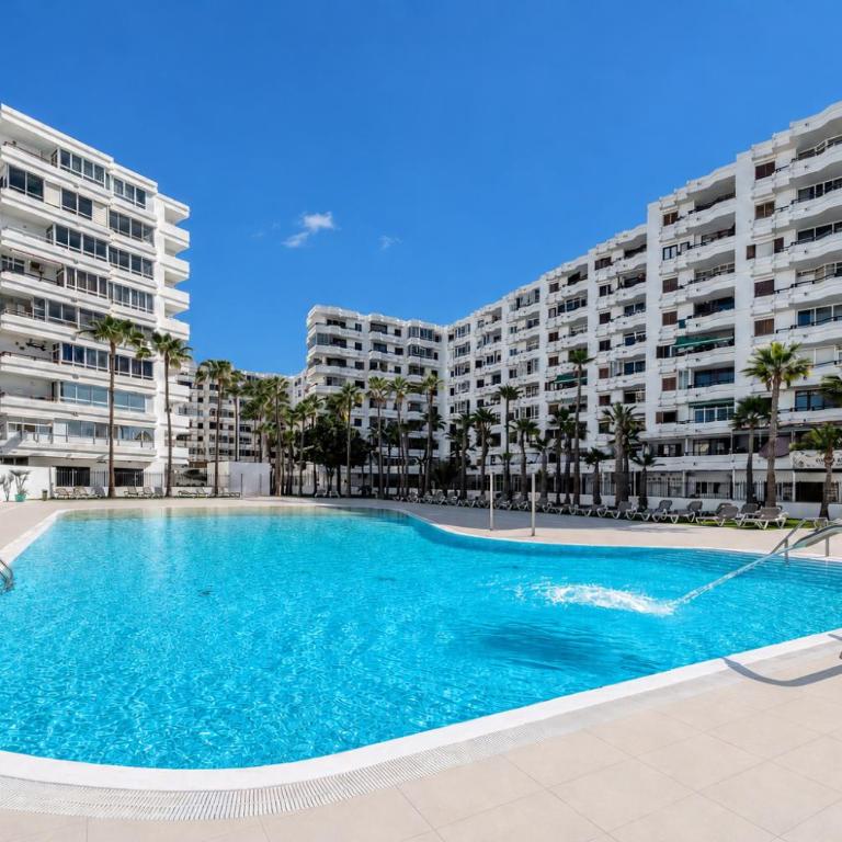 Sunny Vacation Gran Canaria - Near the Beach By Lanzarote Vacation Homes - Apartamento de 3 dormitorios con balcón - 1