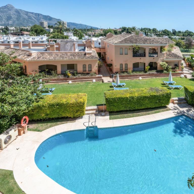 Nueva Andalucia Holiday Home - Apartamento - 33