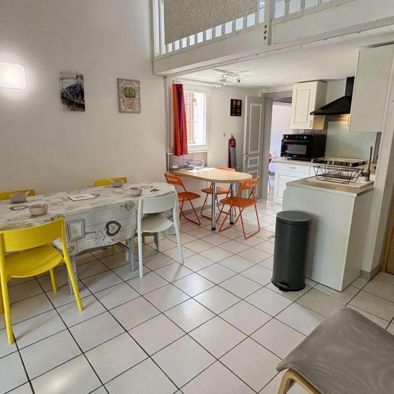 Pavillon avec grande terrasse, climatisation et piscine collective GN100-010 - Appartement 3 Chambres - 5
