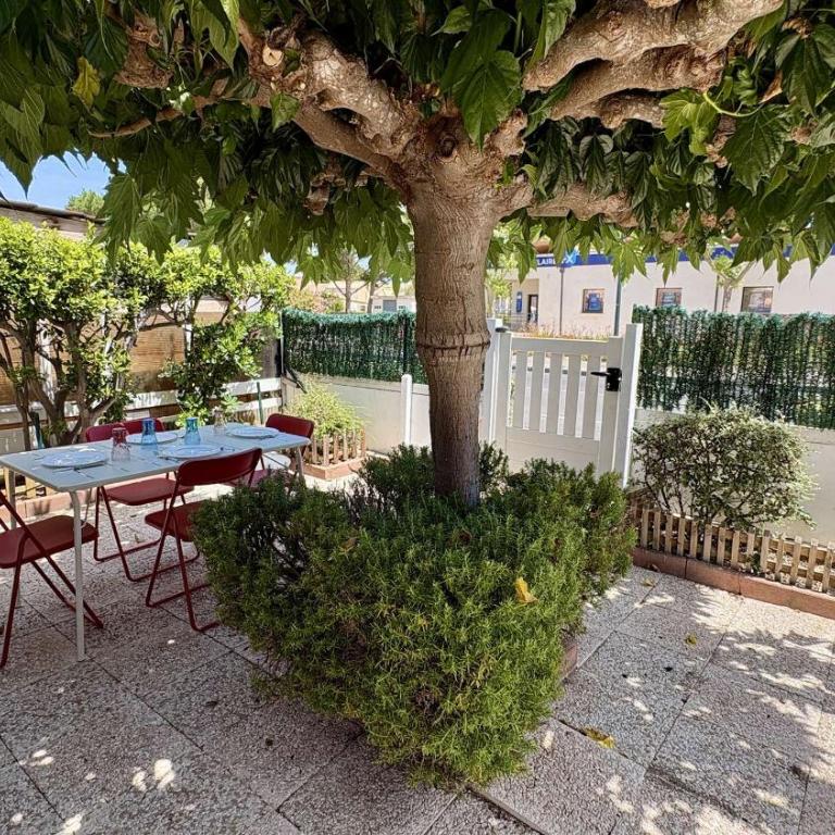 Pavillon avec grande terrasse, climatisation et piscine collective GN100-010 - Appartement 3 Chambres - 20