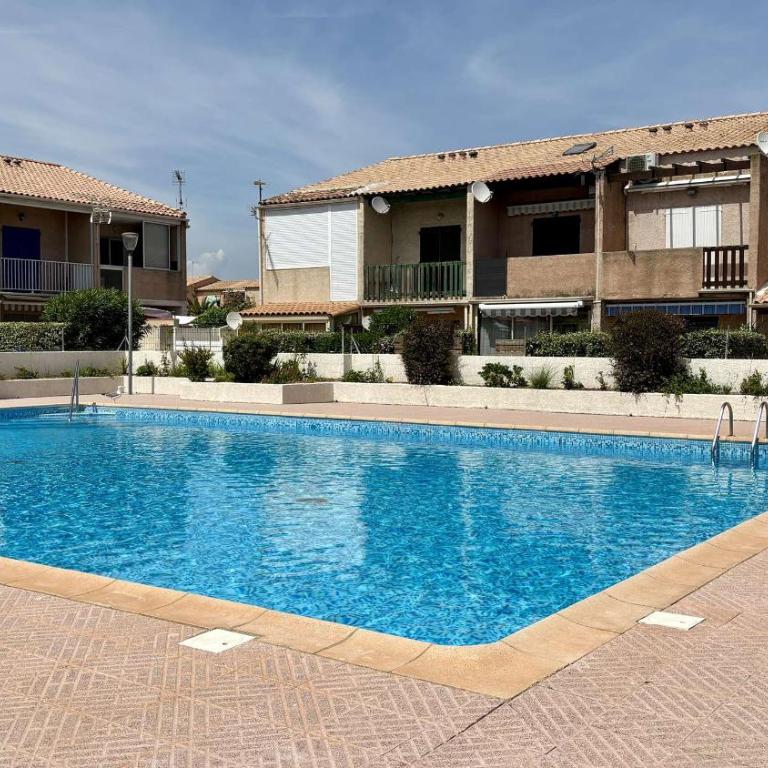 Pavillon avec grande terrasse, climatisation et piscine collective GN100-010 - Appartement 3 Chambres - 22