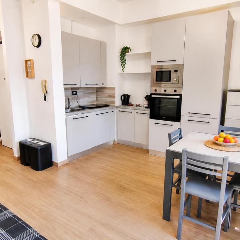 Rigoletto Apartment - Free Parking - Second Floor No Elevator - near City Center - Appartamento con 1 Camera da Letto - 5