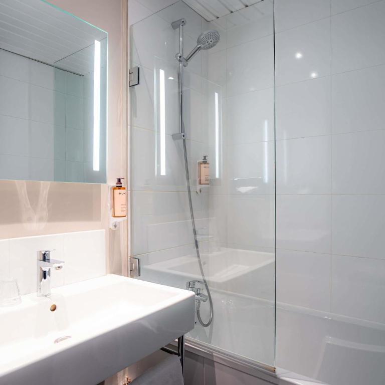 Mercure Paris Montparnasse Pasteur - Chambre Lit double Queen-Size Privilège avec 1 Canapé-Lit pour 1 Personne - 4