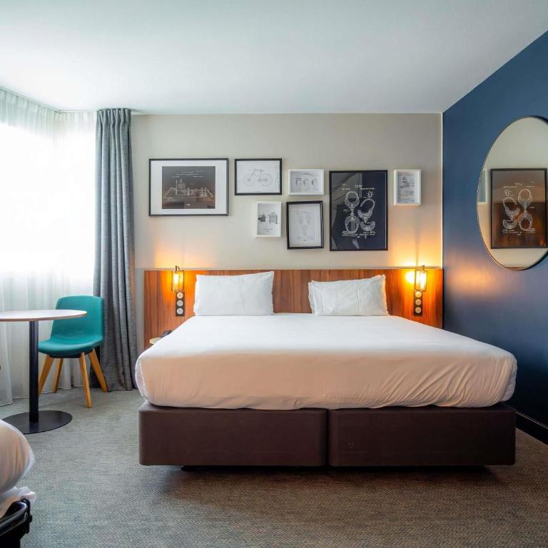 Mercure Paris Montparnasse Pasteur - Suite Junior avec 1 Lit King-Size et Canapé-Lit pour 2 Personnes - Vue sur Tour Eiffel - 6