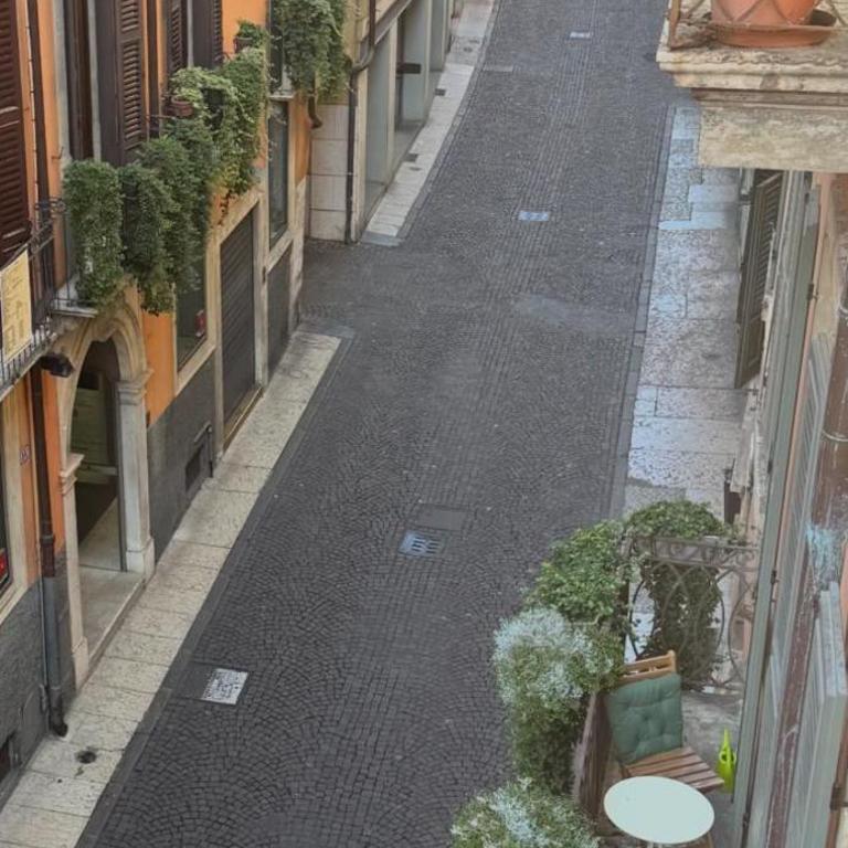 Domus 2 Mori- Appartamento 120 m2 con Affreschi - Centro Storico - Due bagni - Appartamento Deluxe con 2 Camere da Letto e Balcone - 5