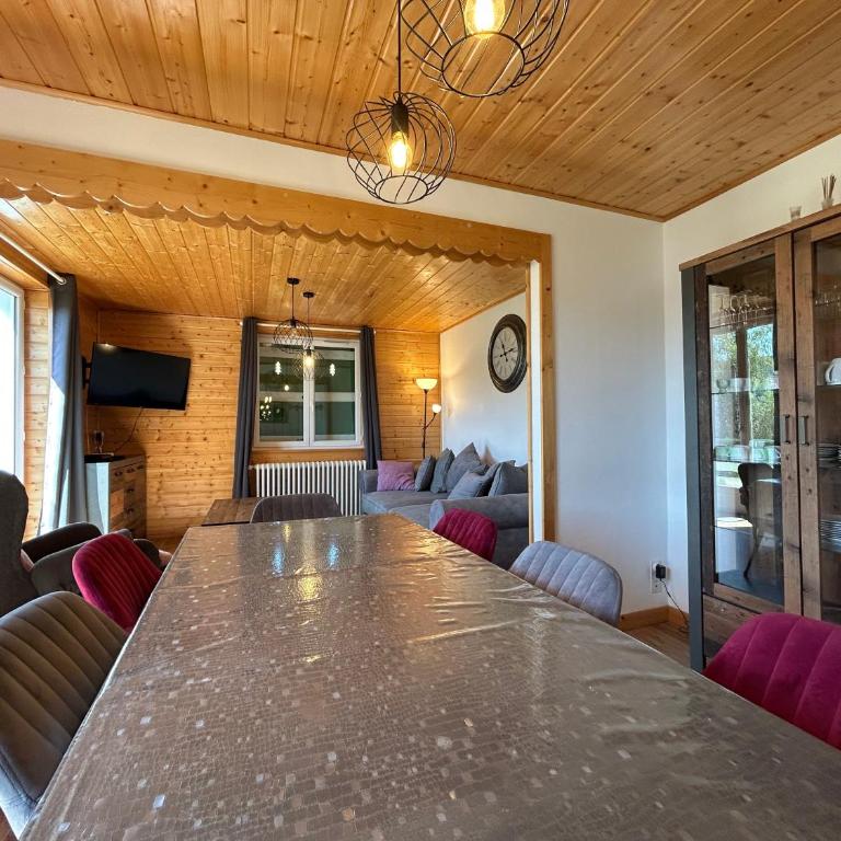 Appartement Etage Chalet à 300m du lac de Gérardm - Villa 3 Chambres - 1