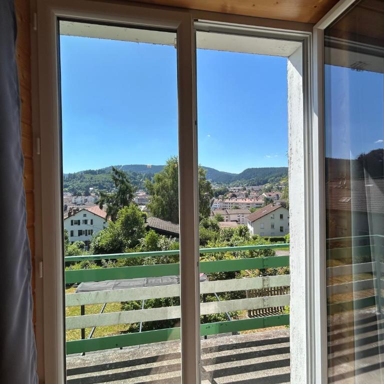 Appartement Etage Chalet à 300m du lac de Gérardm - Villa 3 Chambres - 7