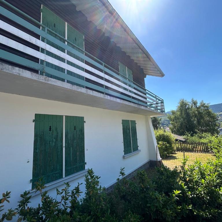 Appartement Etage Chalet à 300m du lac de Gérardm - Villa 3 Chambres - 27