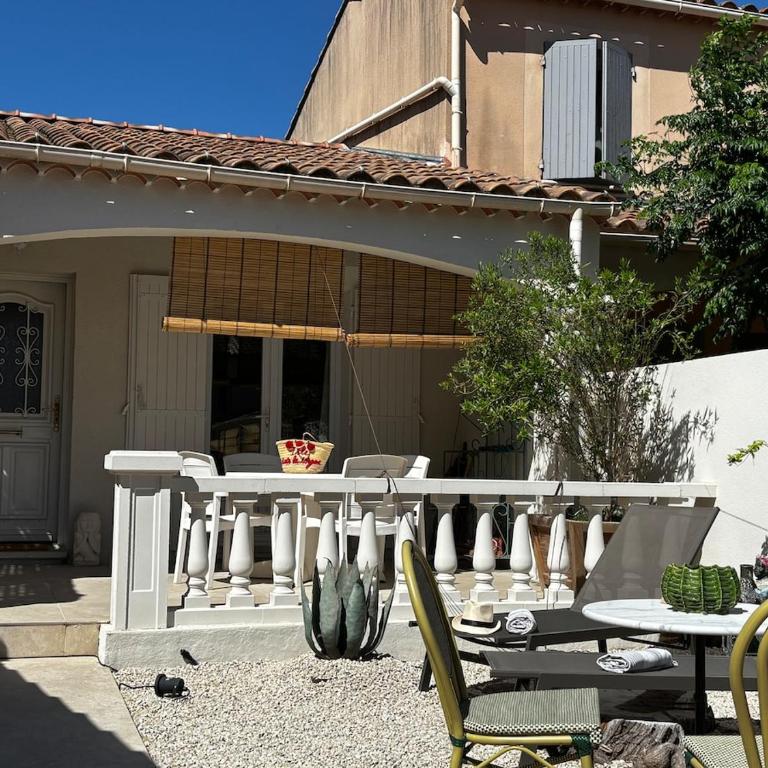 La Villa Santorin Townhouse and Jacuzzi - Villa de 1 dormitorio - 9