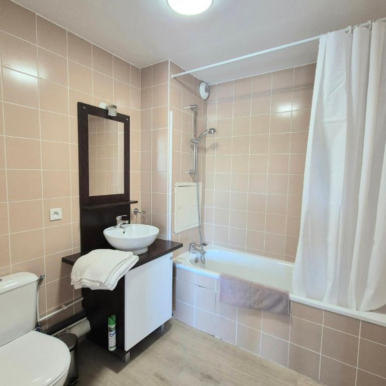 Studio 2 pers avec accès piscine et sauna - Appartement 1 Chambre - 24