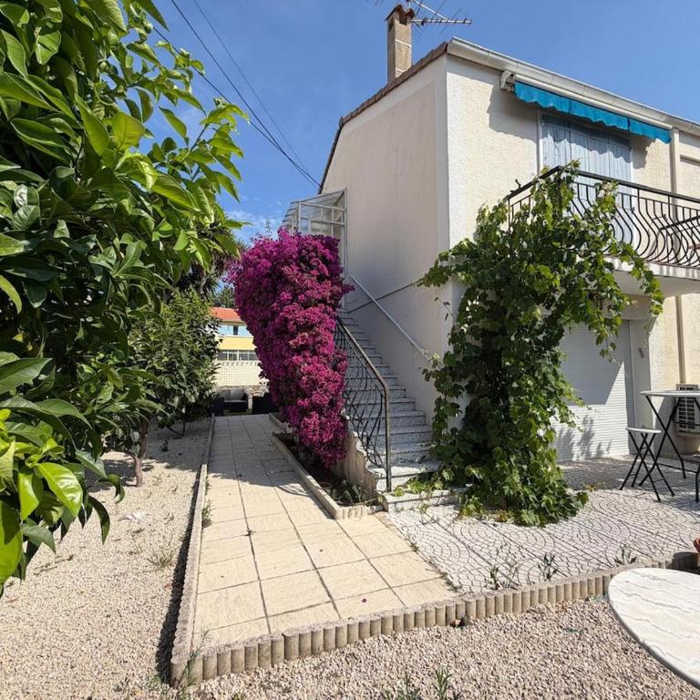 Villa Sunny - Bord de mer - Tout à pied- Grande terrasse - Clim - Wifi - Idéal familles & amis - Villa - 6