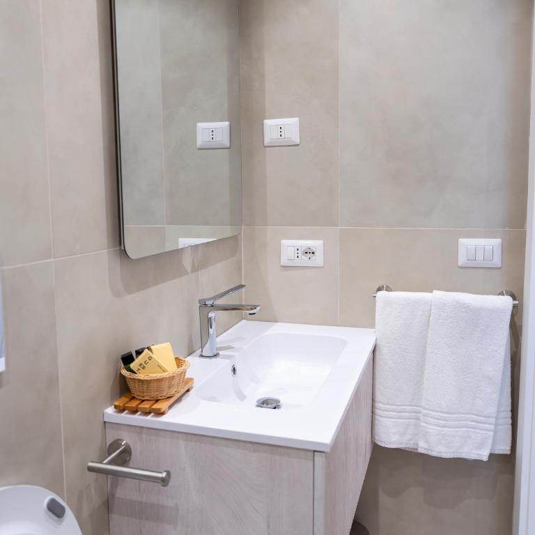 Epicuro Luxury Suites - Camera Quadrupla Deluxe - 11