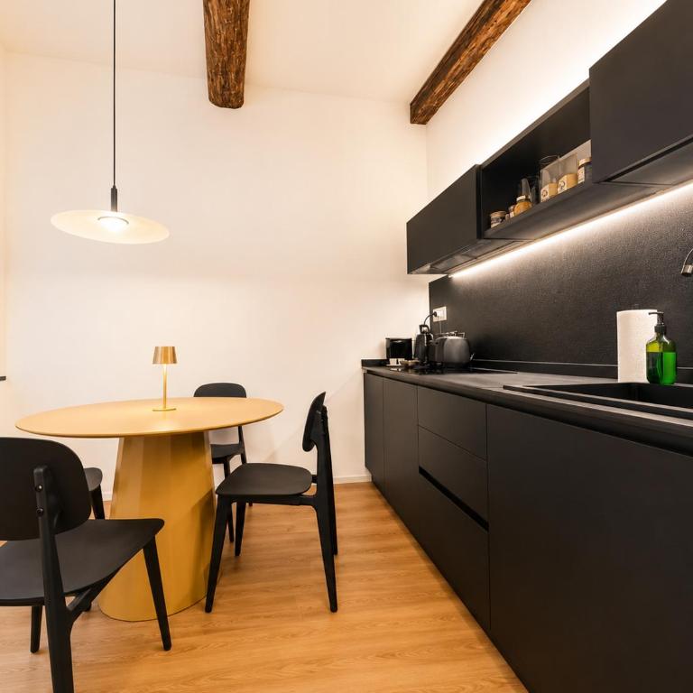 Design, Aria Condizionata ,Cuore del Centro Storico - Appartamento con 1 Camera da Letto - 2