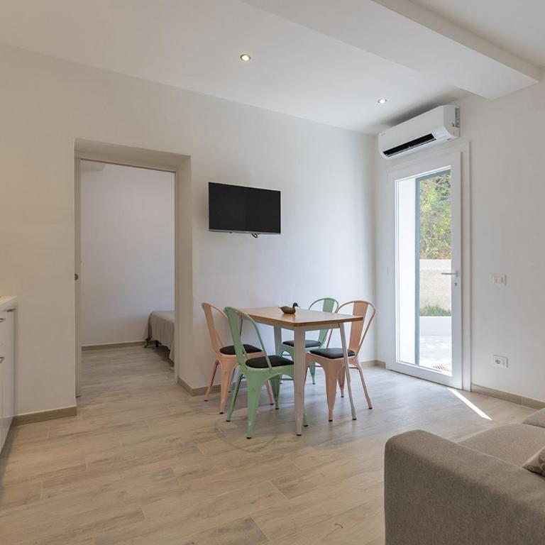 Sansone Sul Mare Appartamenti - Appartamento con 1 Camera da Letto e Vista Giardino - 5