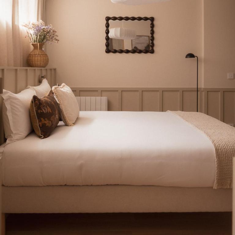 Apparts Rennes BnB Duhamel - Signature Suite with Spa Bath - 16