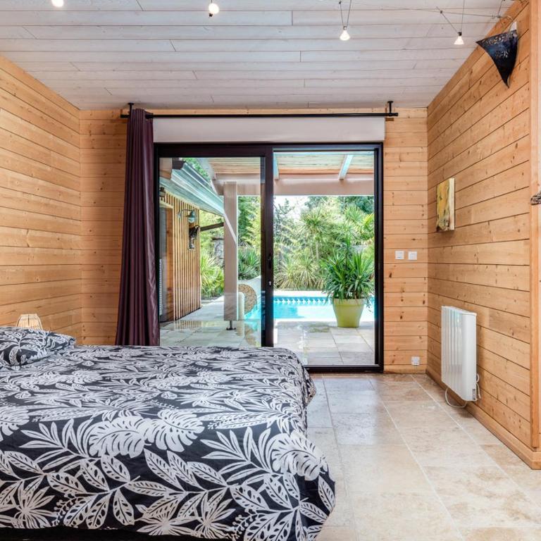 Superbe villa secteur calme avec piscine chauffée - Villa - 5